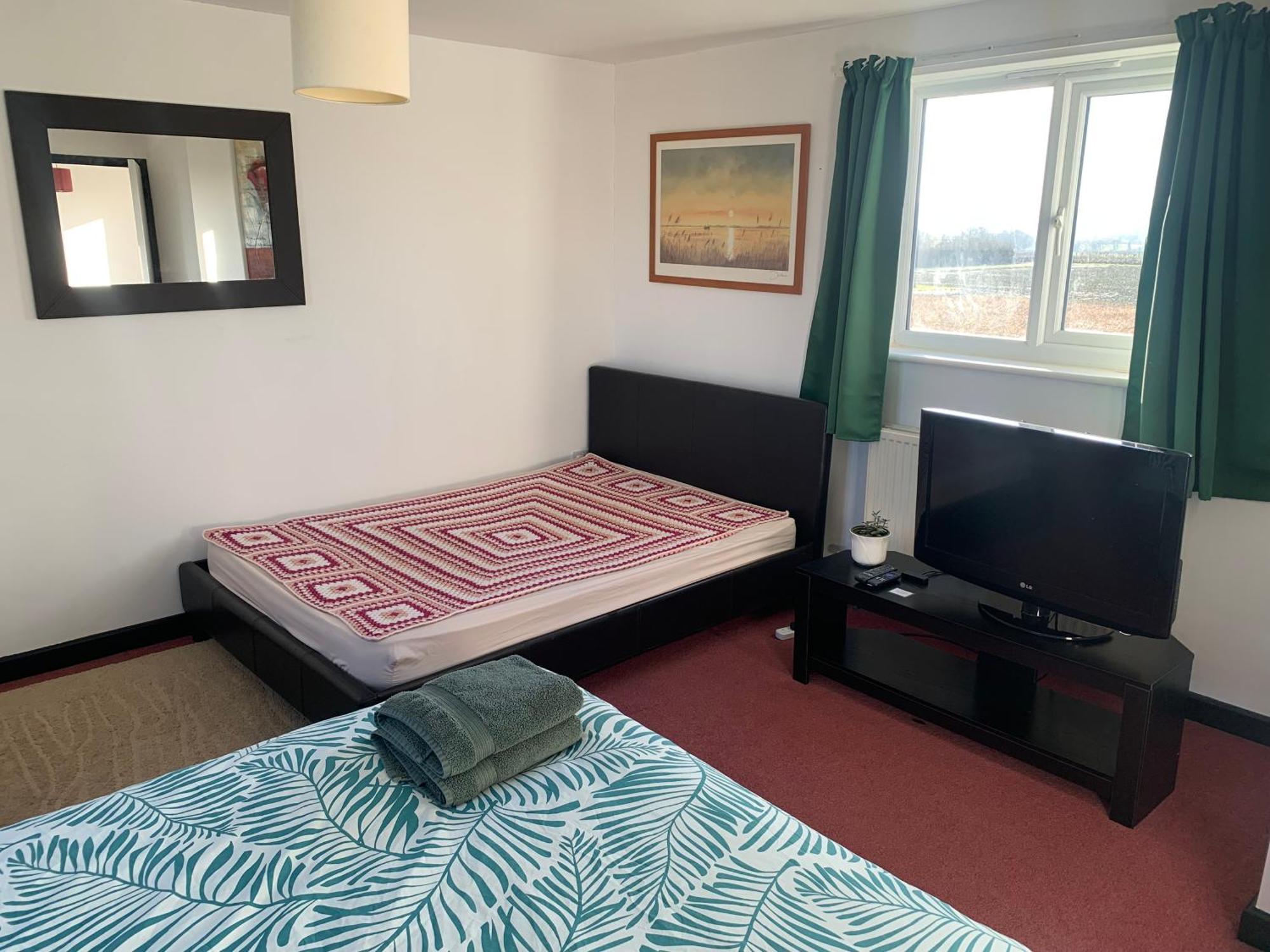 1 Bedroom Annex, Private Bathroom, Peaceful Area Claypits Luaran gambar
